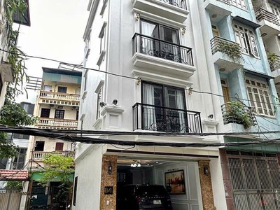 Cần bán gấp - phố hoàng hoa thám - xây mới 6 mt 4,5m - 15,5 tỷ - thang máy kinh doanh tốt. 0