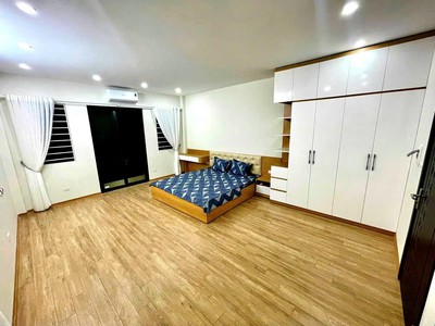Siêu phẩm - việt hưng 40m,5 tầng,nhỉnh 6tỷ,lô góc 2 thoáng,ôtô đỗ cổng 3