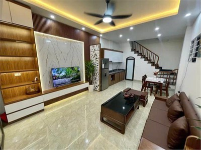 Siêu phẩm - việt hưng 40m,5 tầng,nhỉnh 6tỷ,lô góc 2 thoáng,ôtô đỗ cổng 0