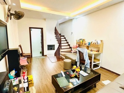 Bán gấp nhà Võ Chí Công, Cầu Giấy 30m x 5T -  giá 6.6 tỷ, nhà đẹp, 2 thoáng, gần ô tô 2