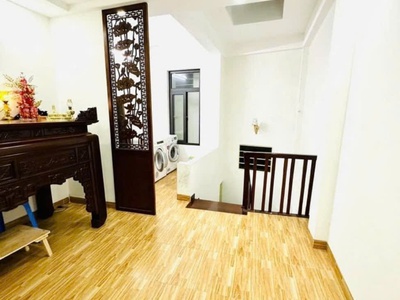Bán gấp nhà Võ Chí Công, Cầu Giấy 30m x 5T -  giá 6.6 tỷ, nhà đẹp, 2 thoáng, gần ô tô 3