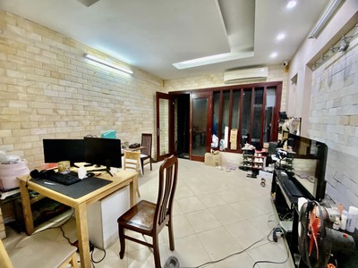 Bán nhà láng hạ 50m 4 tầng mặt tiền 4,5m 9 tỷ 1