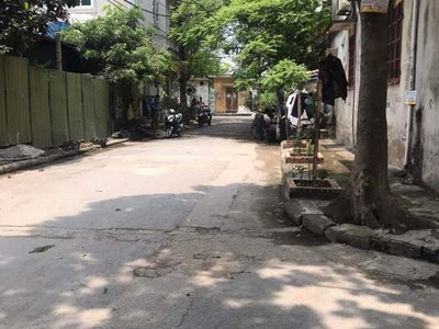 Bán đất tương chúc, ngũ hiệp, thanh trì, diện tích 42m2  ngõ thông. giá bán: 4,x tỷ 0