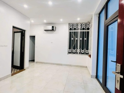 Bán nhà 4 tầng phân lô phố hoàng cầu, đống đa. lô góc 3 thoáng. 50m ra mặt phố. 12.5 tỷ 3