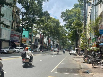 Cần Bán gấp nhà 2MT đường Lê Hồng Phong, Q10. 4,2x18m/4 tầng giá 31 tỷ TL. 0