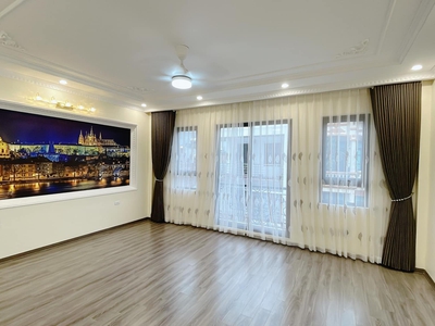 Bán nhà  võng thị - thang máy - gara ô tô   kinh doanh  nhà đẹp ở ngay 46m 5 tầng 11.9 tỷ 2