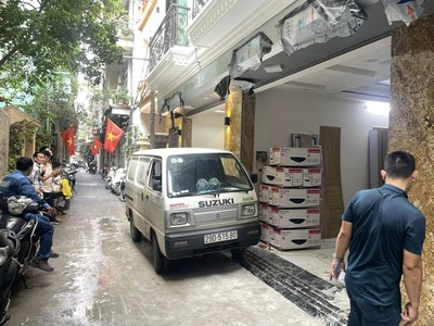 Bán  nhà phùng chí kiên phân lô, gara 7 chỗ thang máy 52m 6 tầng 15.2tỷ 0