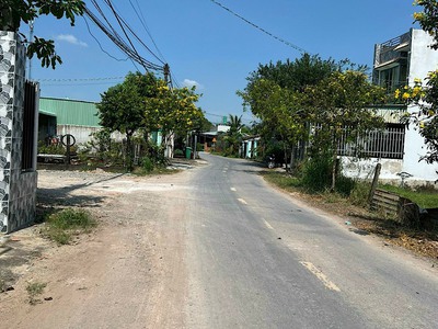 Còn 1 lô đất thổ cư đẹp, gần chợ, gần trung tâm - sổ sẵn, tại Mỹ Hạnh Nam, Long An 0