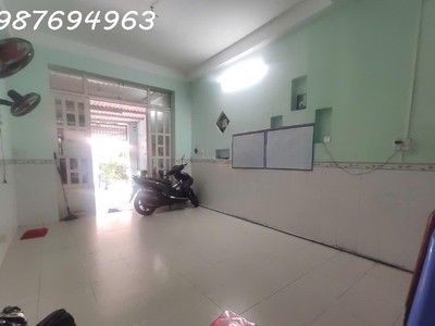 Q7 bùi văn ba, nhà sẵn dòng tiền ổn định, hxh 1 trục sổ vuông vức hoàn công đủ gần chợ 6.xt 1