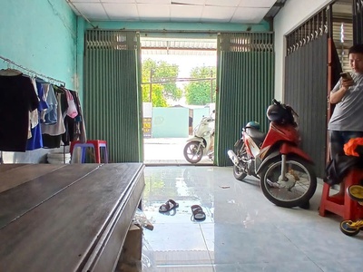 Bán nhà: hot   nhà mặt tiền huỳnh thị hai 72 m2, chỉ 6,3  tỷ, sát bên ubnd phường, kdc sầm uất 1