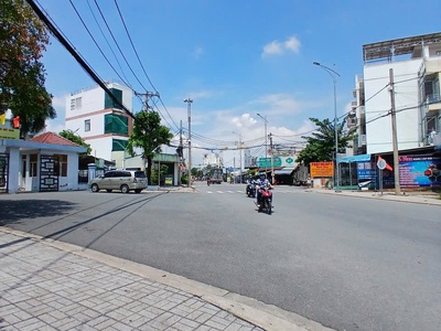 Bán nhà: hot   nhà mặt tiền huỳnh thị hai 72 m2, chỉ 6,3  tỷ, sát bên ubnd phường, kdc sầm uất 2