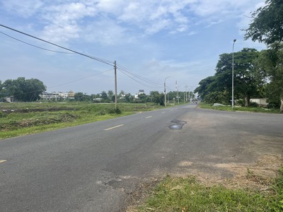 Nhượng 10,000 m2 shr 960 odt đất nhà hàng ngay phố chợ long điền giá 5tr/m2 2