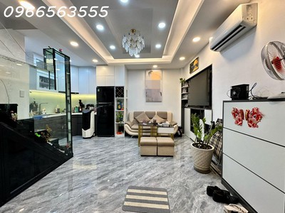 Nhà đẹp- bán nhà bến vân đồn - quận 4- 2 lầu , 2 phòng ngủ-full nội thất - gía chỉ 4 tỷ tl 0
