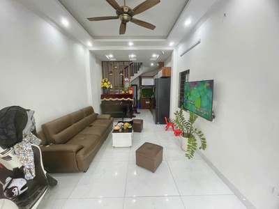 Thạch bàn long biên 35 m , 5 tầng - lô góc - dân xây - ô tô đỗ cửa - tặng full nội thất - h.i.ế.m - 2