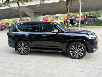 Bán Lexus LX600 Urban 7 chỗ,sản xuất 2023, lăn bánh 8000 Km xe như mới 3