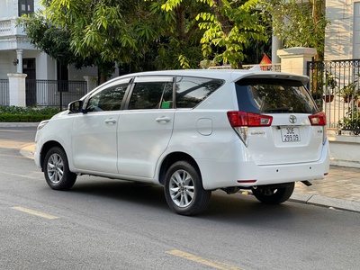 Innova 2018E MT, xe đẹp xuất sắc cho các bác về khởi nghiệp. 4