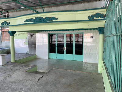Cho thuê mb có 2 sân rộng rãi bình chánh, dt 285,7m2, điện nước riêng, 2pn, 1 bếp, 1wc 0
