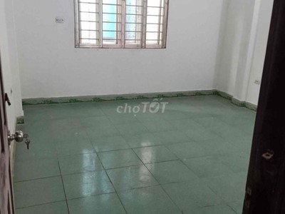 Cần cho thuê nhà 55m2 x 3 tầng ngay ngã 3 xa la, hà đông 2