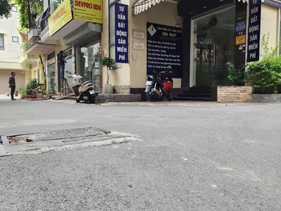 Phân lô phố mai dịch c.giấy, 70m2 7 tầng, thông sàn thang máy, kinh doanh văn phòng, 23 tỷ 1