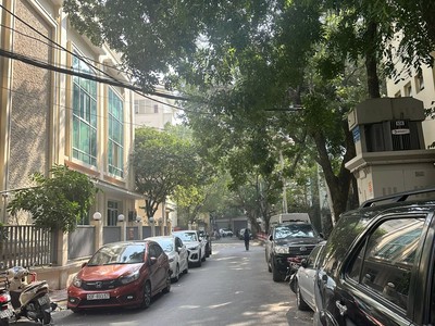 Phân lô phố mai dịch c.giấy, 70m2 7 tầng, thông sàn thang máy, kinh doanh văn phòng, 23 tỷ 3