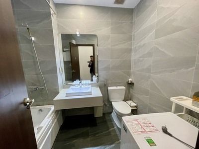 Cho thuê căn hộ 1 p.ngủ riêng biệt  45m2  tại Vinhomes Marina. 3