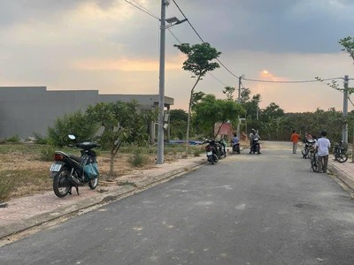 Đất nền giá rẻ sổ riêng thổ cư bình minh trảng bom đồng nai 1 sẹc ql1a . trọn sổ 1 tỷ 150/nền , lh 2