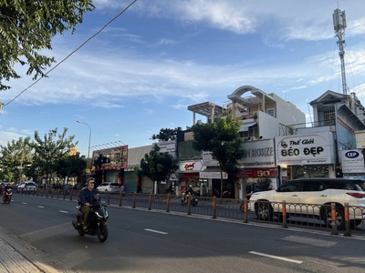 Bán nhà gò vấp- quang trung, 65m2   4 16.5m , nhà 2 tầng, hxh, ngay vincom,2 mặt hẻm, 5.85t 3