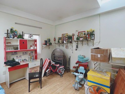 Nhà kinh doanh - đoàn văn bơ - quận 4- 44m2- ngang 4m - 4 tầng - giá bán 9 tỷ tl 3