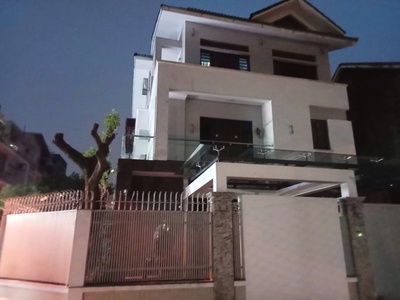 Cho thuê bt văn quán 250m2, 4 tầng 60 triệu/tháng 0