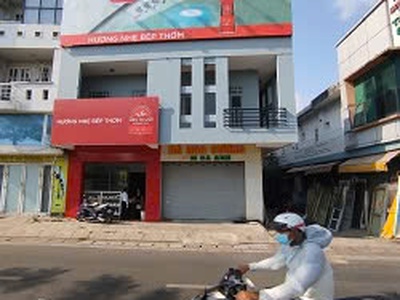 Cho thuê nhà nguyên căn trung tâm mặt tiền đường võ văn kiệt, phường 10, quận 5 2