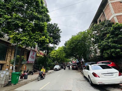 Võ chí công -tây hồ, n.hà 54m2 x5 tầng, mặt ngõ kinh doanh ,thang máy nhập khẩu, ô tô vào nhà 1