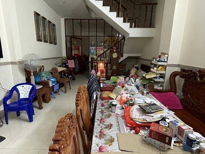 Mặt tiền ngay chợ - phường 10, q.6, 4 x16m - 4 tầng mới ở ngay - hơn 9 tỷ 2