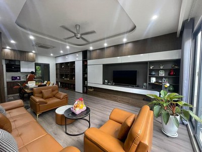 Võ chí công -tây hồ, n.hà 54m2 x5 tầng, mặt ngõ kinh doanh ,thang máy nhập khẩu, ô tô vào nhà 2