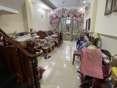 Mặt tiền ngay chợ - phường 10, q.6, 4 x16m - 4 tầng mới ở ngay - hơn 9 tỷ 3