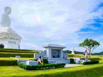 Bán đất khuôn viên mộ gia tộc có diện tích từ 200m2. giá chỉ từ 12 triệu/m2 nằm ngay dưới chân 1