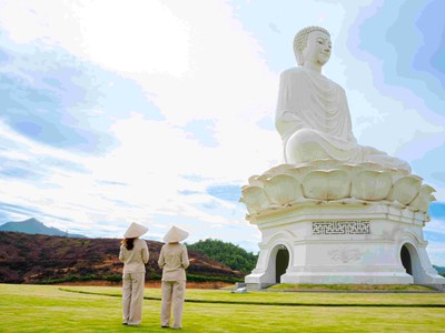 Bán đất khuôn viên mộ gia tộc có diện tích từ 200m2. giá chỉ từ 12 triệu/m2 nằm ngay dưới chân 4