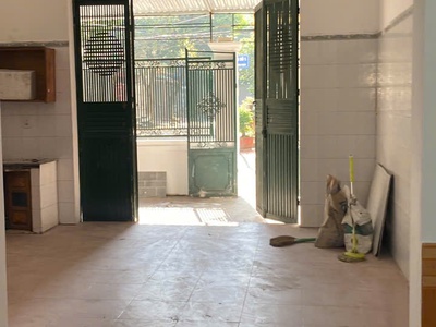 Bán nhà mặt phố chính phường trần hưng đạo, dt 86,5m2, phù hợp kinh doanh, giá đầu tư 1