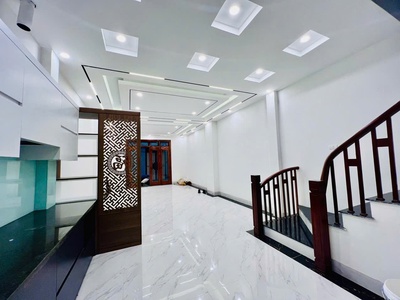 Bán nhà mặt phố nguyễn văn cừ - long biên, hà nội - 51m , 5 tầng, mặt tiền 4,6m, giá 8,9 tỷ 0