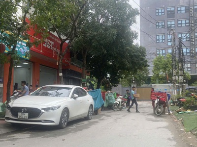 Nhà đẹp  lai xá 13,8 tỉ 4,5 m   12 m 6 tầng thang máy đường rộng sổ đẹp 0