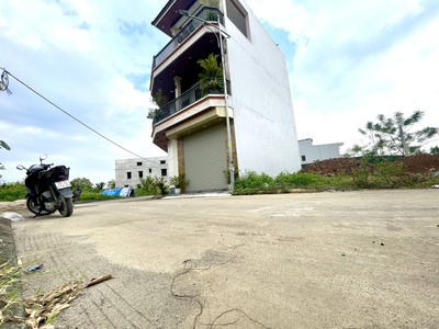 Cần bán giãn dân xã đông sơn ngay khu đấu giá chi hơn 1 tỷ 0967594106 0