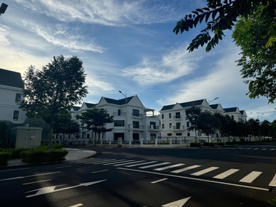Bán shophouse có sổ, view đẹp, đường 24m thông thoáng 4