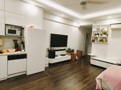 Bán căn hộ cc cầu giấy, cạnh công viên, 80m2, 2 pn, 2wc, nhỉnh 6 tỷ. 0