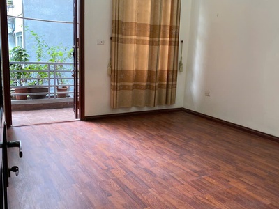 Cho thuê nhà mặt tiền 6m, 120m2, 4 tầng, 4 phòng ngủ, có gara ô tô 2