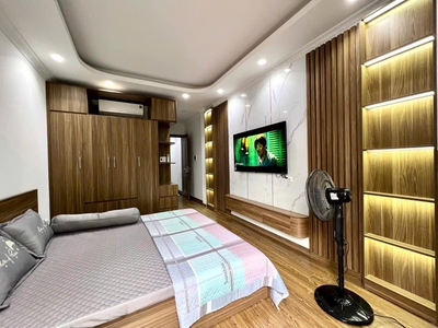 Bán nhà cao bá quát 30m, 5 tầng mặt tiền 4m 8 tỷ 2