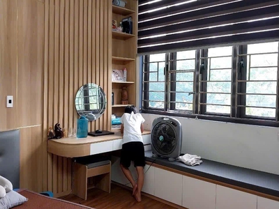 Bán nhà 3 tầng siêu đẹp phường trần hưng đạo, ô tô đỗ, 35.7m2, giá 3.45 tỷ 2