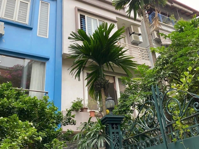 Bán nhà võng thị gần hồ tây, 52m2 5t 4m, oto đỗ cửa, ngõ thông 100m ra hồ tây, nhà cực đẹp 0