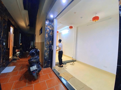 Nhỉnh 8 tỷ - nhà đội cấn 7 tầng thang máy, ở và kinh doanh, nhà đẹp ở nga, gần phố, oto 3