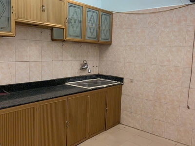 Cho thuê nhà ngõ ô tô hàm tử quan 5 t, 50m2, 7n, 5 wc, 18tr 1