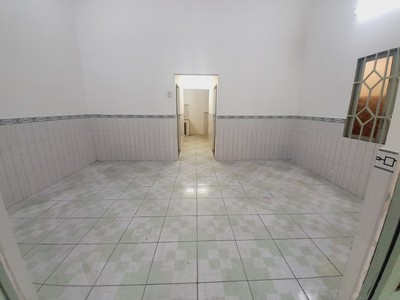 Bán gấp nhà hxh đường hiệp bình chánh, gần phạm văn đồng, giá 5.5 tỷ 1