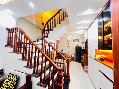 Nhà đẹp lung linh ngô gia tự long biên ,ngõ thông ô tô trách diên tích 50m 4 tầng giá nhĩnh 6 tỷ 1